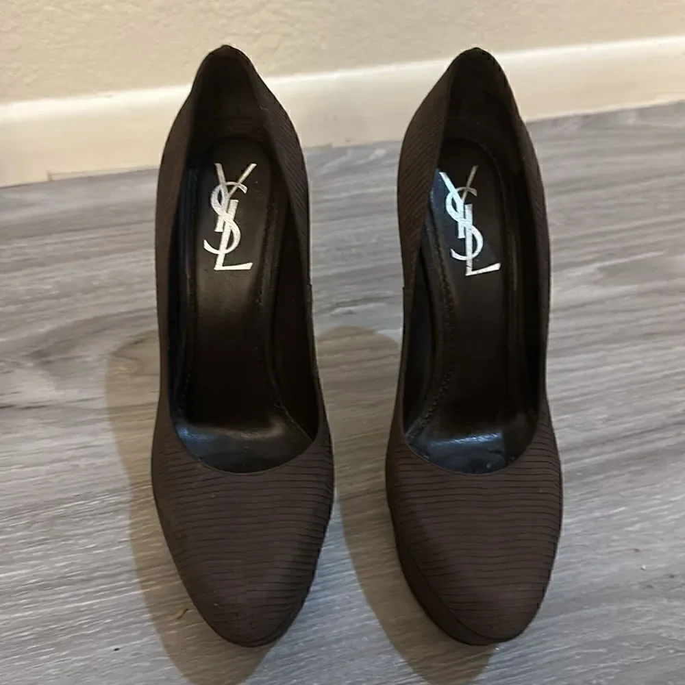 Yves Saint Laurent HEELS SIZE 38
